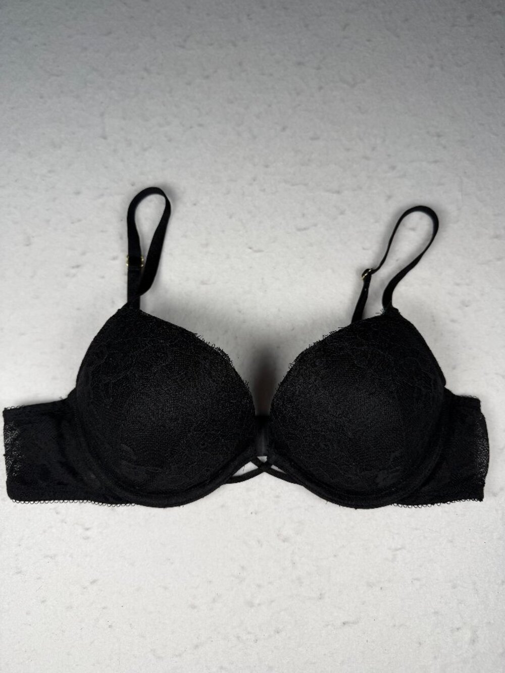 Victoria's Secret Push Up Bombshell Bra Adds 2 Cup Sizes Black Lace 34B? EUC